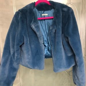 Cropped blue faux fur jacket